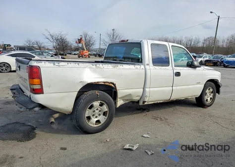 2001 Chevrolet Silverado C1500 from USA, damaged, VIN 2GCEC19W411263589